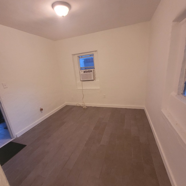 Photo - 1068 NW 31st St