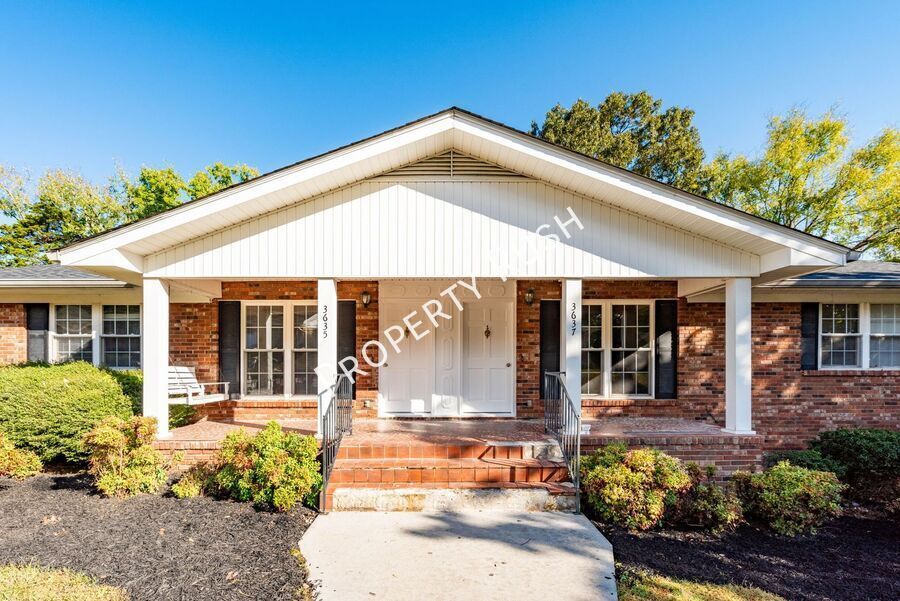 Photo - 3637 Missionaire Ave-