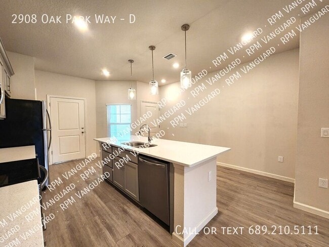 Photo - 2908 Oak Park Way