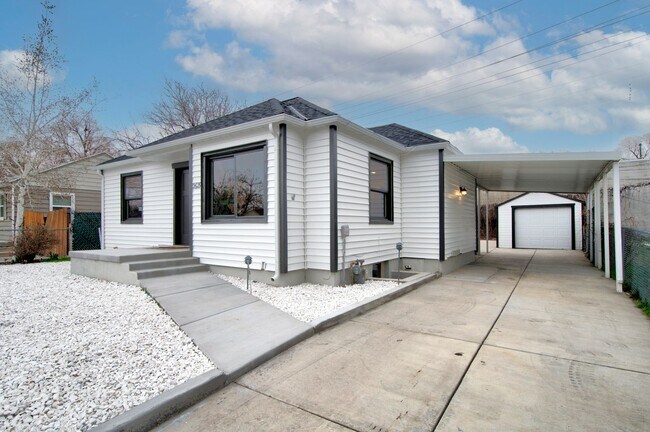 Photo - Beautiful 5 Bedroom Home in Sugarhouse