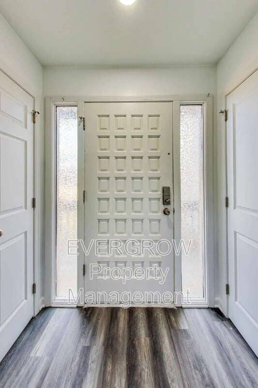 Photo - 142 N 7th Ave