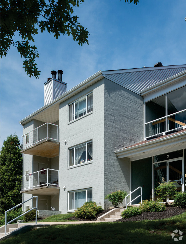 Building Photo - Chatterton Farms Apartments