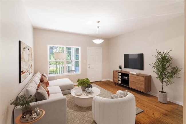 Photo - 1099 Smith St SW