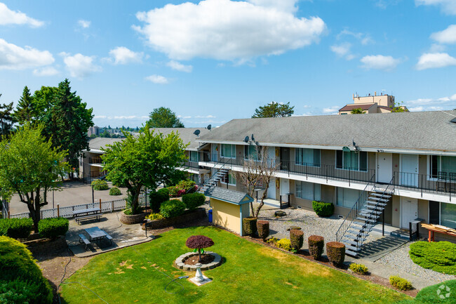 Building Photo - Sky Garden Park Villa Rental