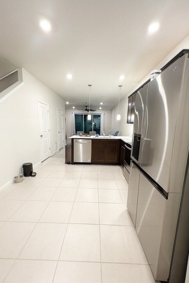 Photo - 5489 Elmview Xing