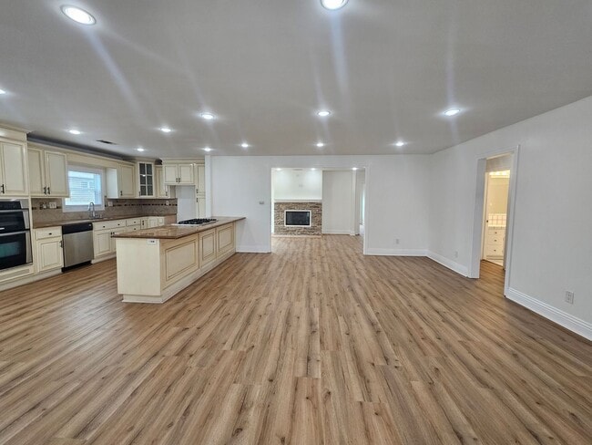 Photo - 3-bedroom, 2-bathroom home located in the vibrant city of Long Beach