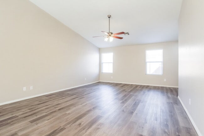 Photo - 2322 S 65th Dr