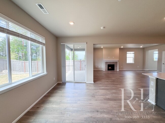 1502 Baker Hts Lp