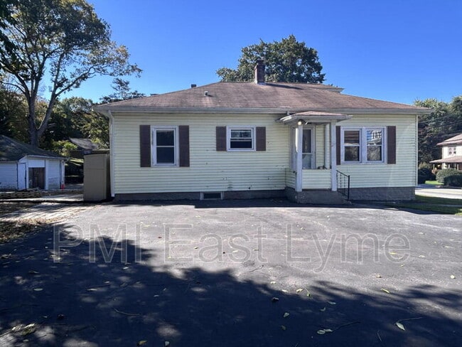 Photo - 261 Boswell Ave