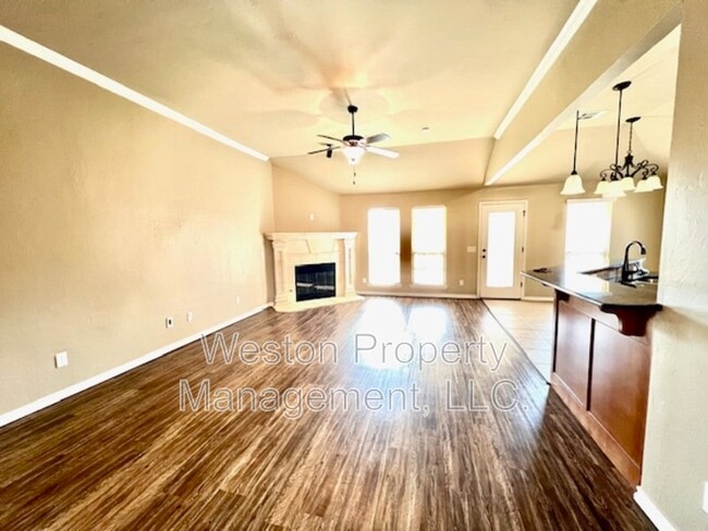 Photo - 11600 SW 10th St