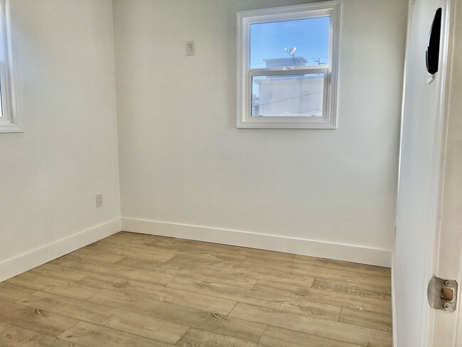 Photo - 450 S Benton Way