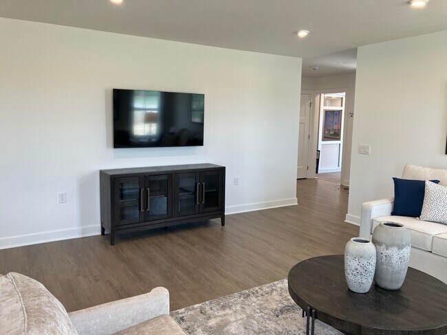 Photo - 8514 Broad St