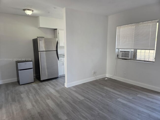 Photo - 1628 SW 7th St Unidad 8