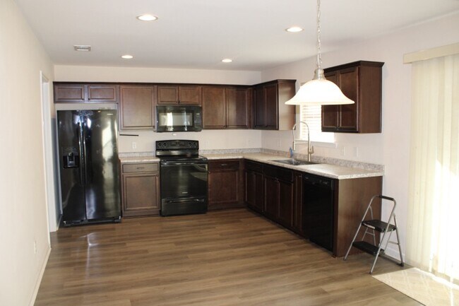 Photo - 234 Beckingham Dr