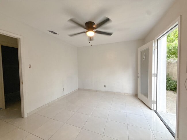 Photo - 106 Florida St