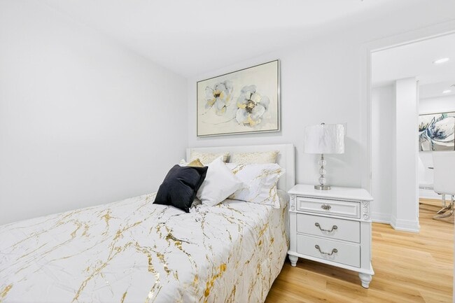 Photo - 2 BED - 2 BATH - HAMILTON - BASEMENT Unit Lower