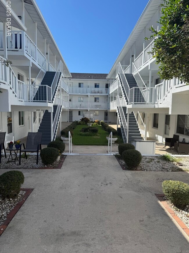 Photo - 1020 N Halifax Ave Unit 1020