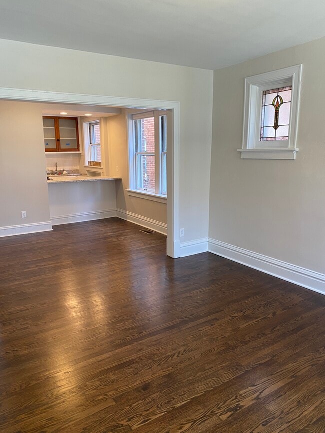 Photo - 4927 Lindenwood Ave Unit 4927