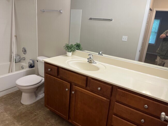 Photo - 212 Glengarry Dr Unit 212 Glengarry