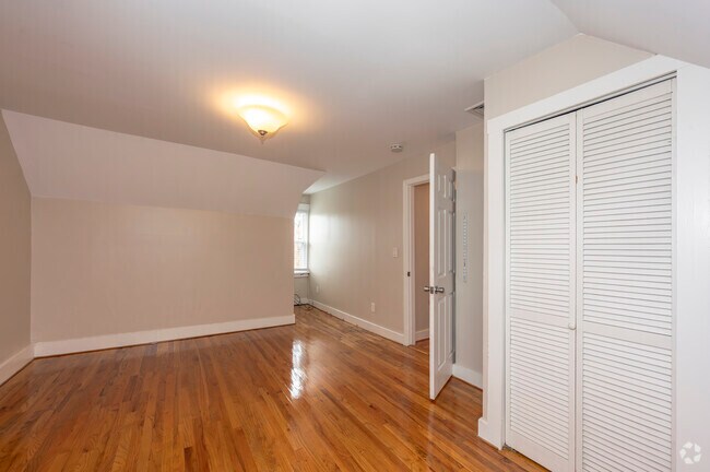 2BD, 1BA - Primary Bedroom - 1,000SF