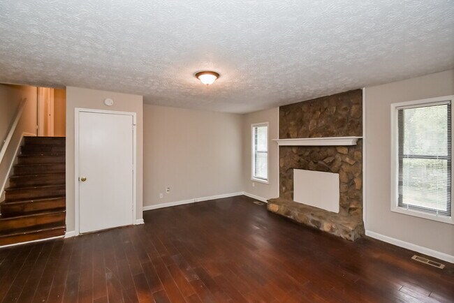 Photo - 4173 Woodcrest Dr