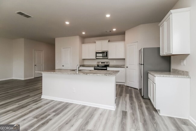 Photo - 160 Avondale Blvd SE