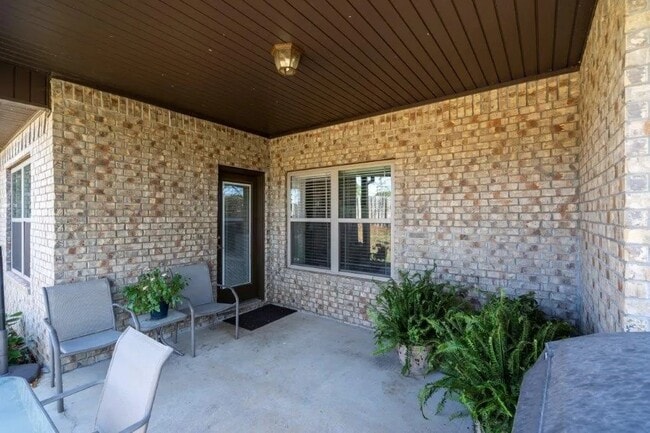 Building Photo - 3502 SW Brittany Rd Rental