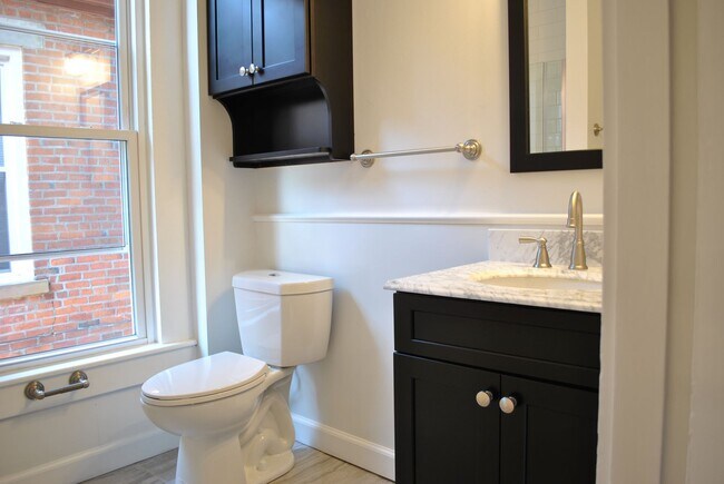 Photo - W King Ave 101-101.5 MLR Unidad 101.5 Top