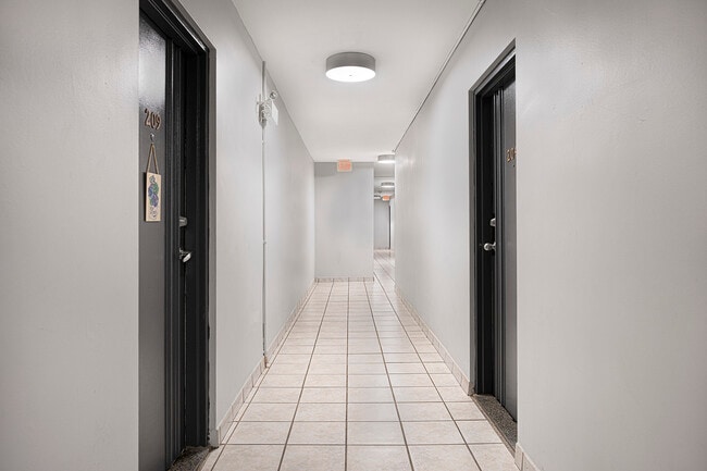 Photo - 109-123 Westwood Dr