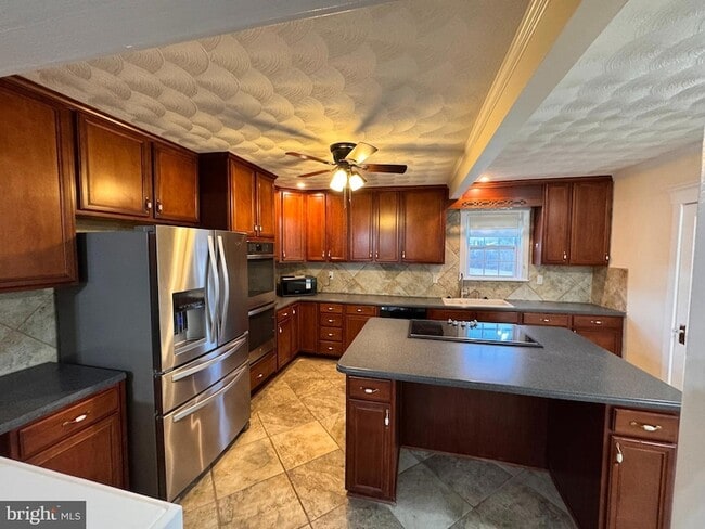 Photo - 1558 Zachary Taylor Hwy