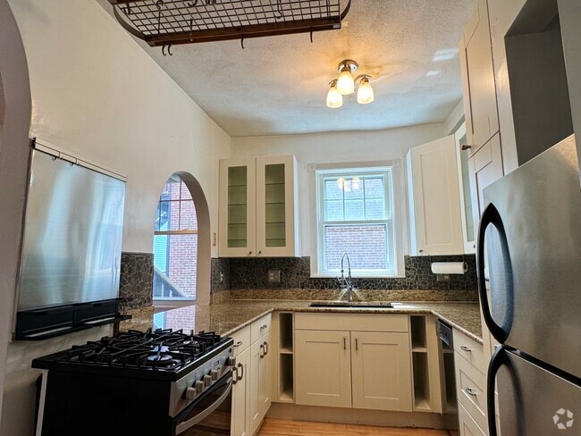 Building Photo - 22 Pembroke St Unit 1 Rental