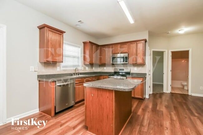 Photo - 2176 Grant Ave