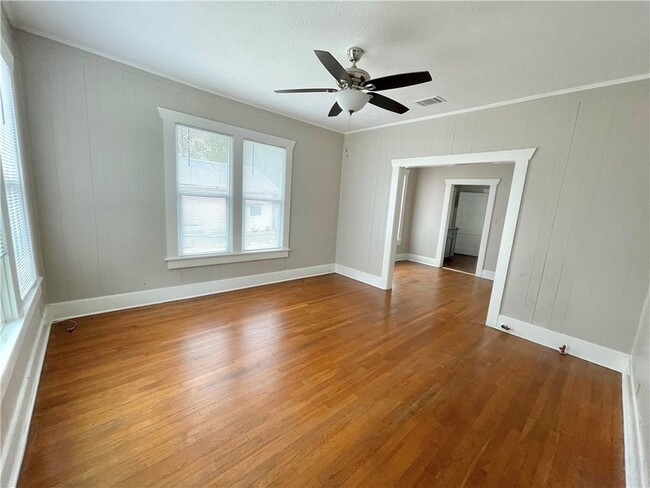 Photo - 909 Bina St Unit B