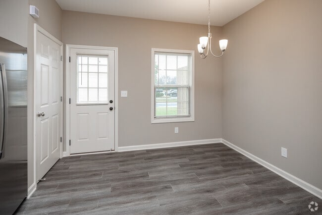 2BR, 1.5BA - 1,050SF - Dining