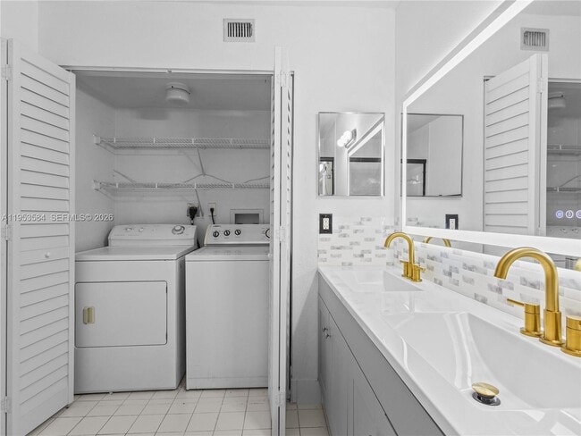 Photo - 4460 NW 107th Ave Unit 304-8