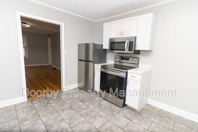 Photo - 640 Lupton Dr