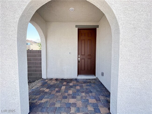 Photo - 2942 Gaffer Film St House