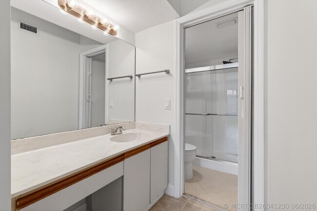 351 Club Cir Unit 101