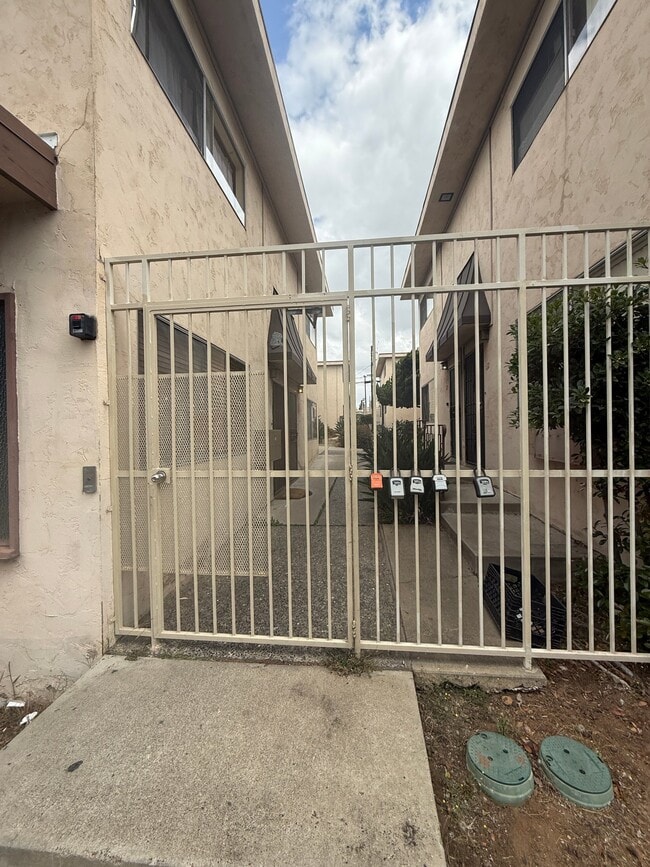 Photo - 4530 Vandever Ave