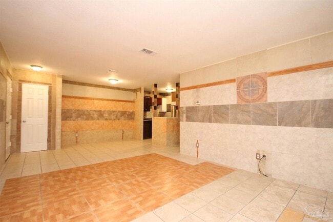Photo - 130 E 9 Mile Rd