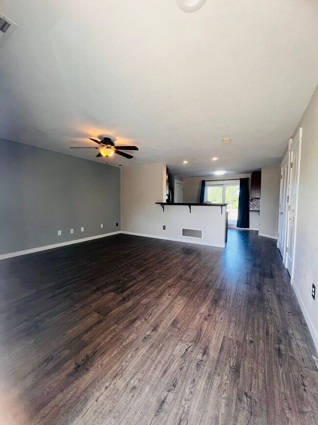 6150 Rockville Dr