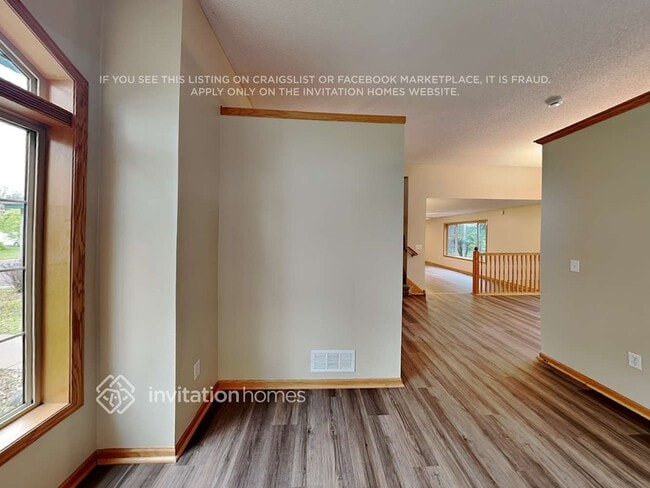 Photo - 5043 Ladyslipper Ave N