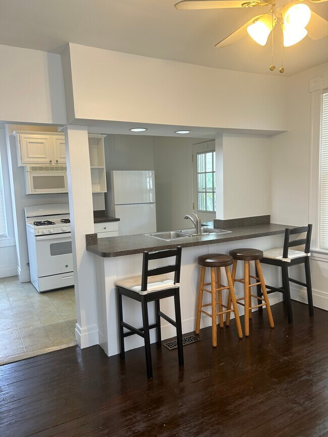 Photo - 3100 Markbreit Ave Unit #2