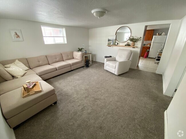 Building Photo - 480 E 200 N Unit Downstairs Rental