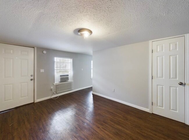Photo - 607 Enid St Unit 1/2 2