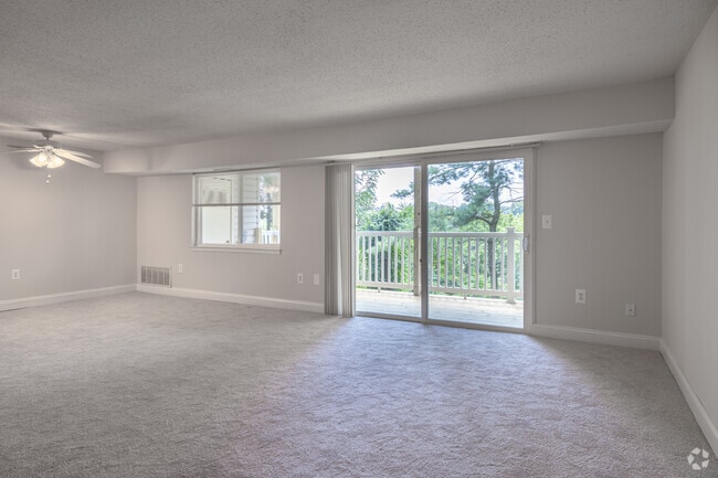 2BR, 1BA - 1,126SF - The Mt. Washington - Living Room