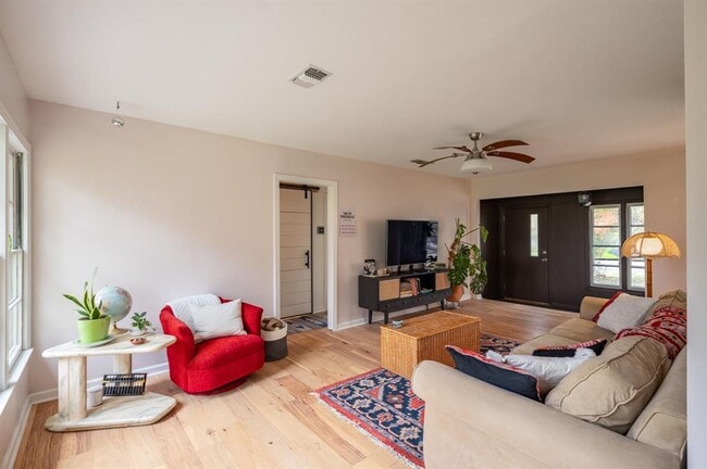 Photo - 503 Provines Dr