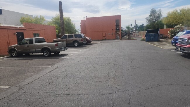 Photo - 1908 N 32nd St