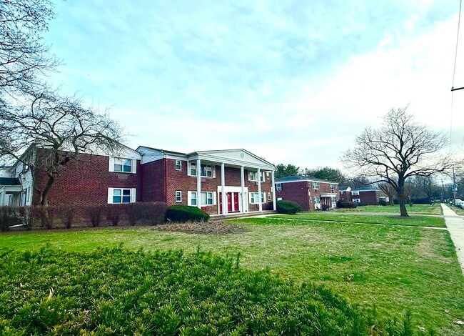 Building Photo - Two Rivers at Matawan