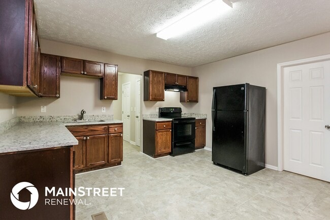 Photo - 120 Hemphill School Rd NW